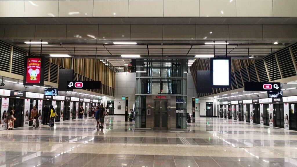 TEL Woodlands MRT station platform